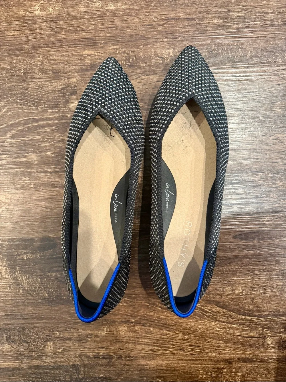 Rothy’s the point wedge shoes in Black and silver speckled, size 7.